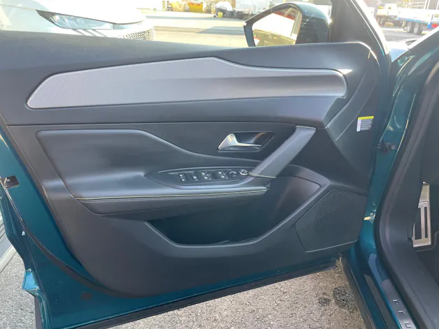 Peugeot 408 1.6 PHEV 225 GT