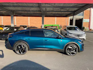 Peugeot 408 1.6 PHEV 225 GT