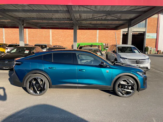 Peugeot 408 1.6 PHEV 225 GT
