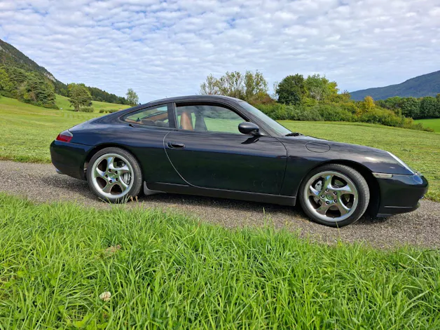 Porsche 911 Carrera 4 Millenium