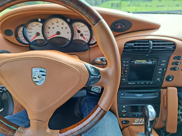Porsche 911 Carrera 4 Millenium