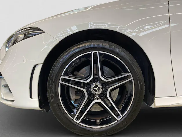 Mercedes-Benz A 250 e AMG Line