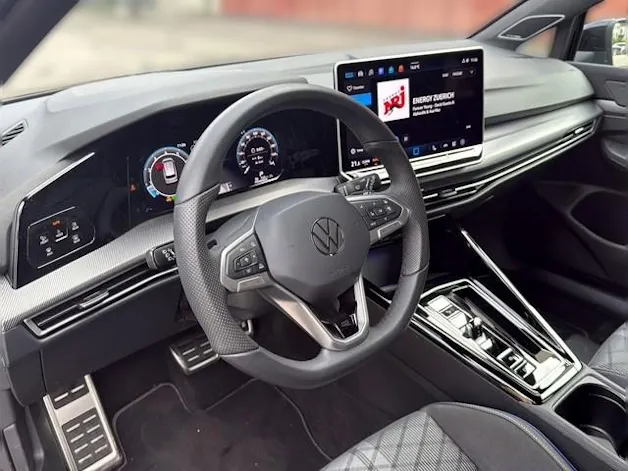 VW Golf Variant 1.5 eTSI mHEV R-Line