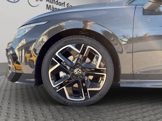 VW Golf 2.0 TSI R-Line DSG 4 Motion