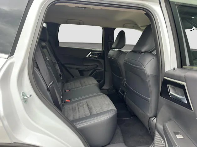 Mitsubishi Outlander 2.4 PHEV Intense 4WD Automatic