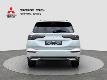 MITSUBISHI OUTLANDER 6