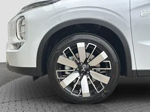 Mitsubishi Outlander 2.4 PHEV Intense 4WD Automatic