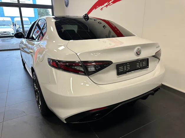 Alfa Romeo Giulia 2.0 Tributo Italiano Q4 AT8