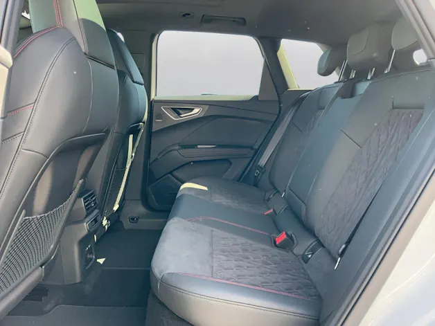Audi Q4 e-tron 45 Edition Swiss Ski quattro