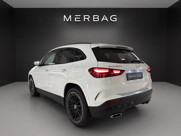Mercedes-Benz GLA 250 e EQ Star 8G-DCT