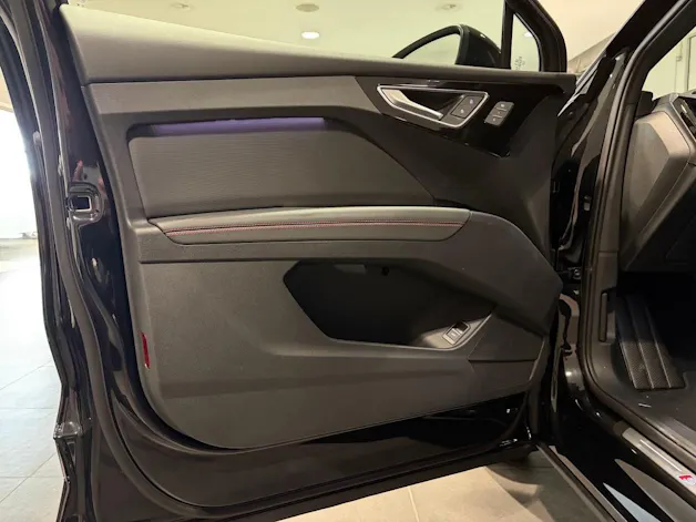 Audi Q4 e-tron 45 Edition Swiss Ski quattro