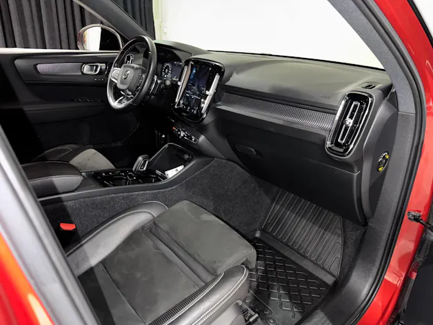 Volvo XC40 D4 AWD R-Design Geartronic | AHK 2100Kg |