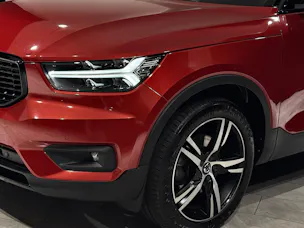 Volvo XC40 D4 AWD R-Design Geartronic | AHK 2100Kg |