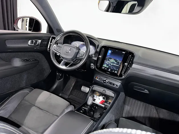 Volvo XC40 D4 AWD R-Design Geartronic | AHK 2100Kg |