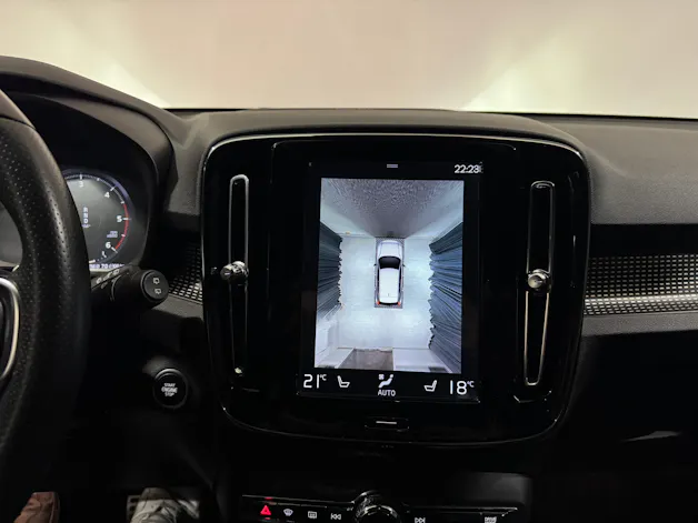 Volvo XC40 D4 AWD R-Design Geartronic | AHK 2100Kg |