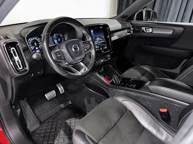 Volvo XC40 D4 AWD R-Design Geartronic | AHK 2100Kg |