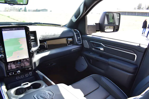 Dodge RAM 1500 CrewCab Laramie Night 3.0 Hurricane