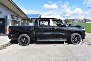 Dodge RAM 1500 CrewCab Laramie Night 3.0 Hurricane