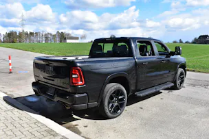 Dodge RAM 1500 CrewCab Laramie Night 3.0 Hurricane