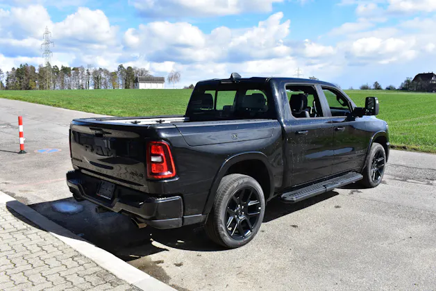 Dodge RAM 1500 CrewCab Laramie Night 3.0 Hurricane