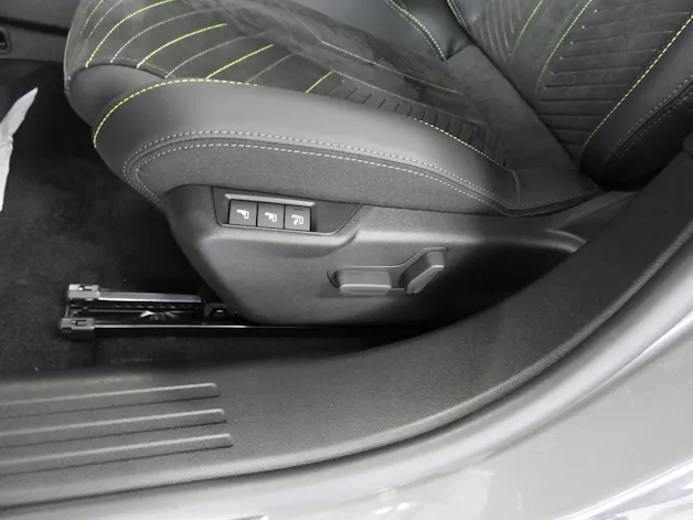 Peugeot 2008 156 e 54 kWh GT