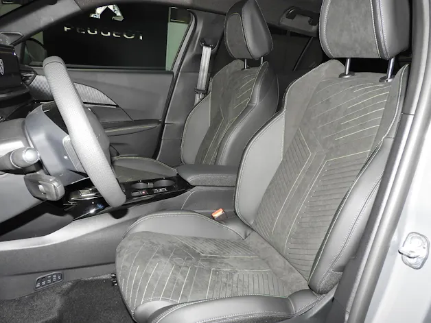 Peugeot 2008 156 e 54 kWh GT