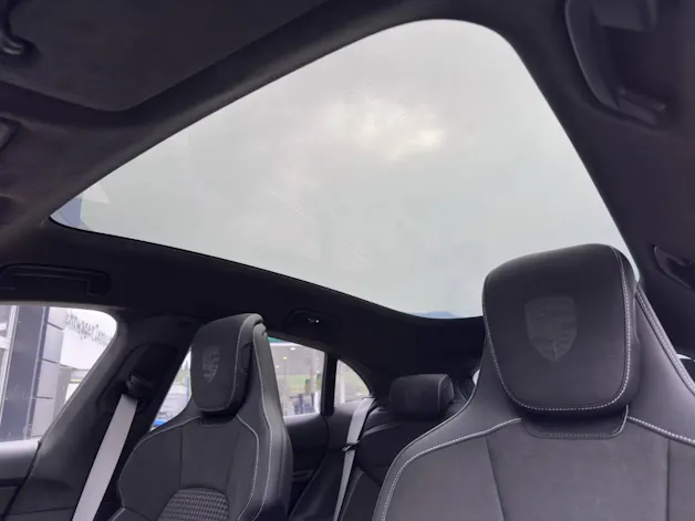 Porsche Taycan Turbo S Cross Turismo