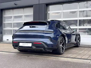 Porsche Taycan Turbo S Cross Turismo