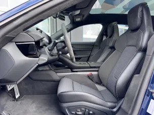 Porsche Taycan Turbo S Cross Turismo