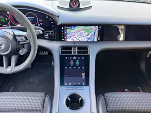 Porsche Taycan Turbo S Cross Turismo