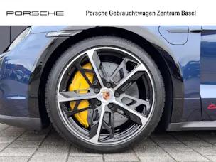 Porsche Taycan Turbo S Cross Turismo