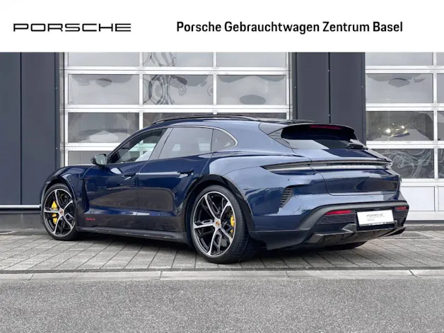 Porsche Taycan Turbo S Cross Turismo