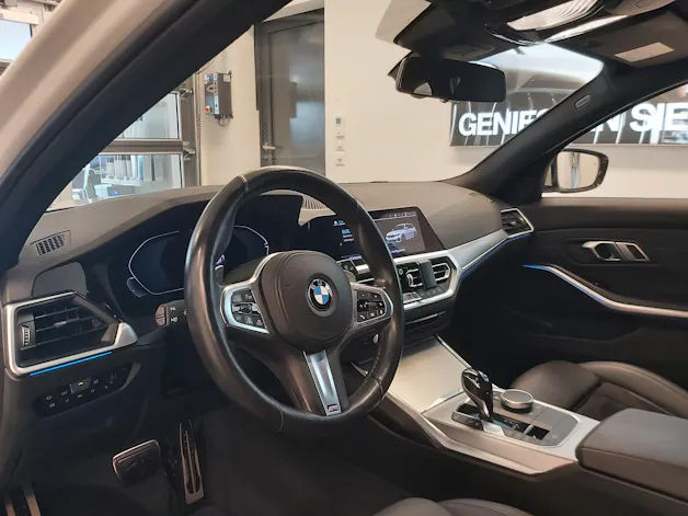 BMW 330e Touring M Sport