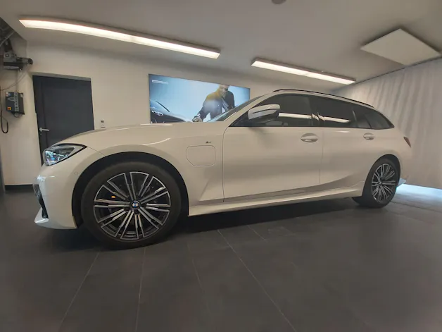 BMW 330e Touring M Sport
