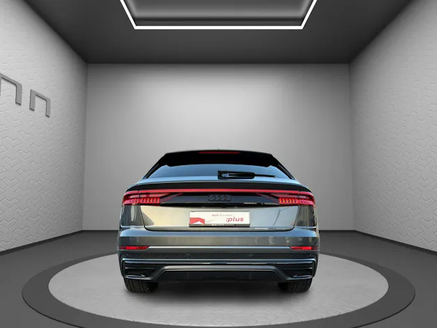 Audi Q8 55 TFSI Black Edition quattro tiptronic