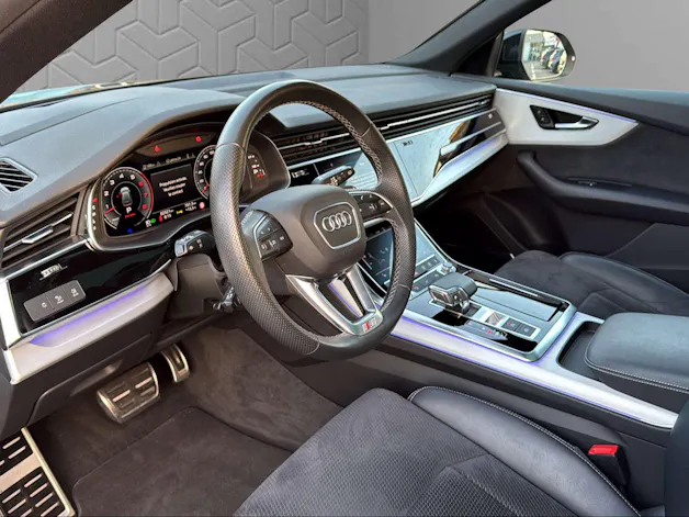 Audi Q8 55 TFSI Black Edition quattro tiptronic