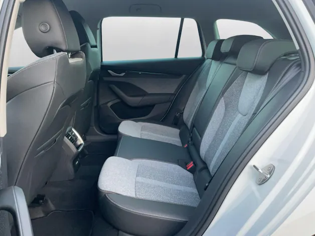 Škoda Octavia Combi 1.5 TSI mHEV DSG Selection