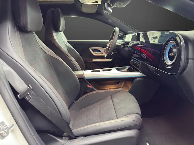 Mercedes-Benz CLA 350 4MATIC Shooting Brake with EQ Technology