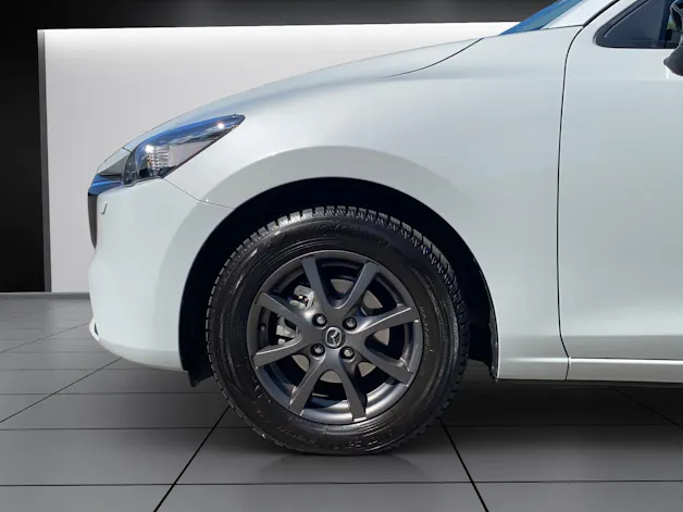Mazda 2 SKYACTIV-G 90 Homura Aka Automat