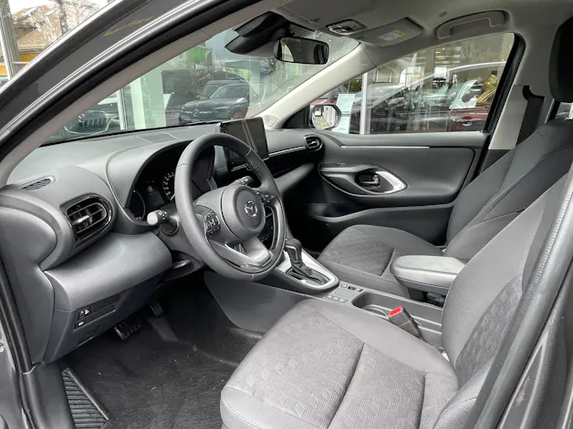 Mazda 2 Hybrid Centre-line