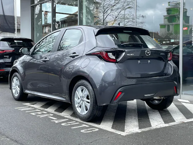 Mazda 2 Hybrid Centre-line