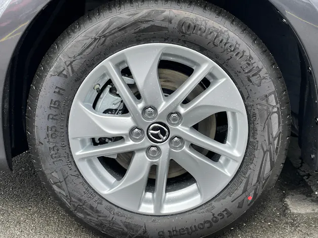 Mazda 2 Hybrid Centre-line