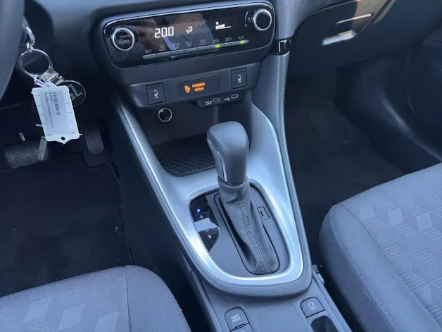 Mazda 2 Hybrid Centre-line