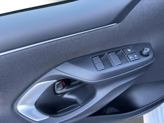 Mazda 2 Hybrid Centre-line