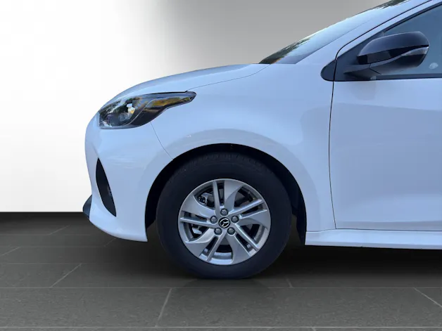 Mazda 2 Hybrid Centre-line