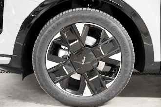 https://vehicle.imgix.net/4259525/e6deefa3-66cb-47ff-beda-2aec8571fed4.jpg