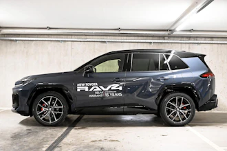 https://vehicle.imgix.net/4259529/f44f28fa-2c2a-4a24-87d1-9a5f9492e5e0.jpg