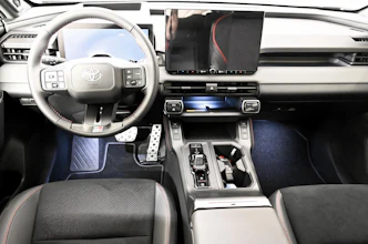 https://vehicle.imgix.net/4259529/f69a465d-72ff-4759-b0e9-291f07e892d1.jpg