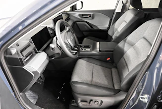 https://vehicle.imgix.net/4259613/01babacf-e0cf-46ad-9b45-d4919dc5283d.jpg