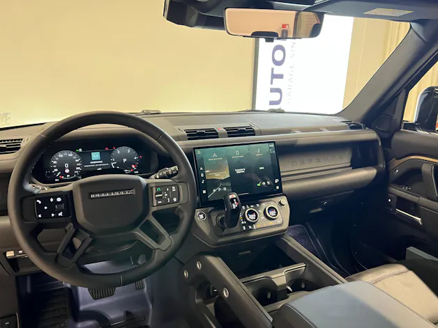 Land Rover Defender 110 3.0 D I6 350 X-Dynamic HSE